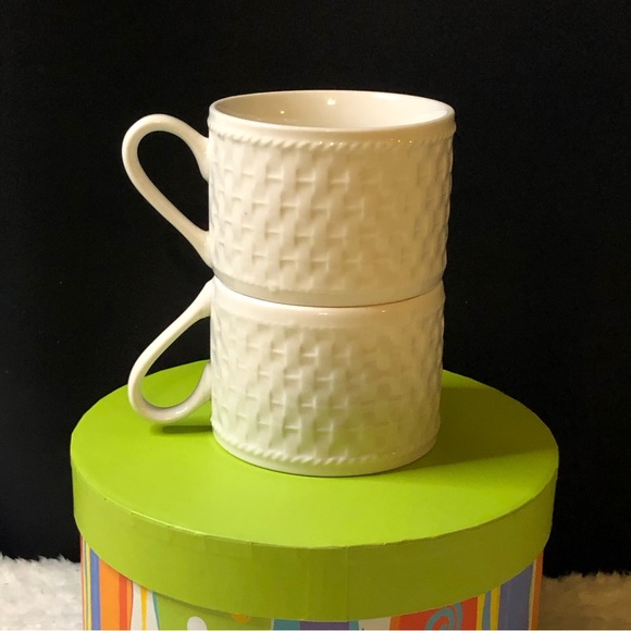 Set Of 2 Oneida’s Majesticware, Basketweave Stoneware Cups/Mugs - Picture 3 of 8